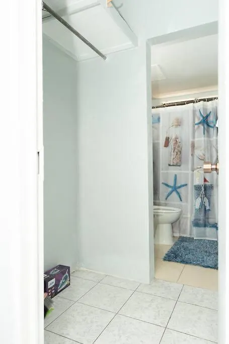 Apartament New Kingston Central Location Gated