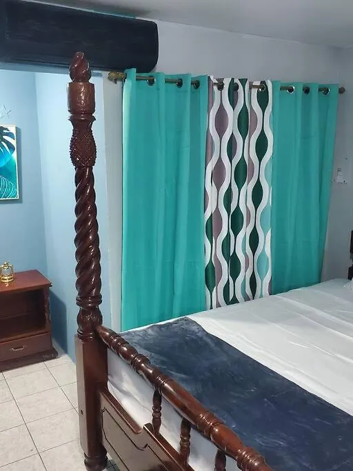New Kingston Central Location Gated 0*,