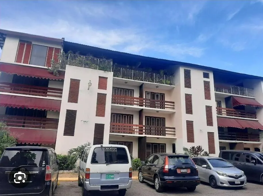 Apartament New Kingston Central Location Gated