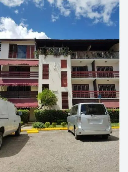 New Kingston Central Location Gated Apartament